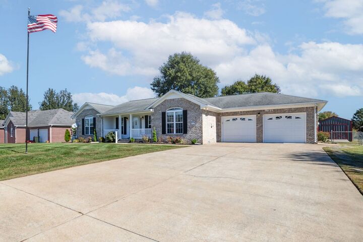 Property Photo: 1705 Luther Ave TN 38464