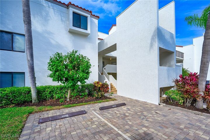 Property Photo: 586 Beachwalk Circle O206 FL 34108
