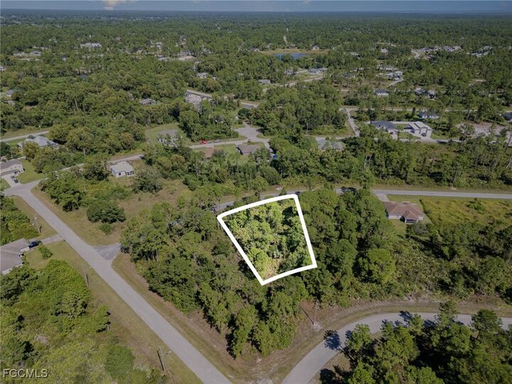 Property Photo: 1030 Bells Street E FL 33974