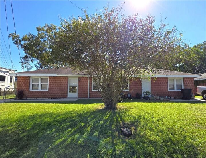 Property Photo:  103 (A & B) Live Oak Drive  LA 70037 