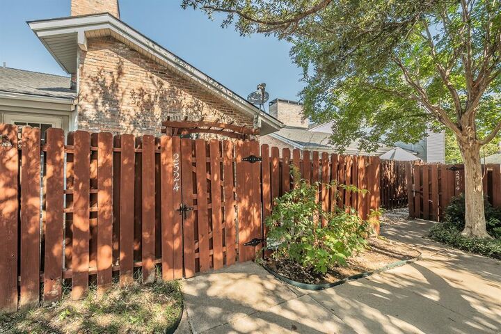 Property Photo:  2524 Shady Ridge Drive  TX 76021 