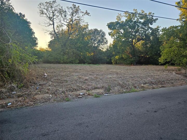 Property Photo:  Tbd NW 7th  TX 75460 