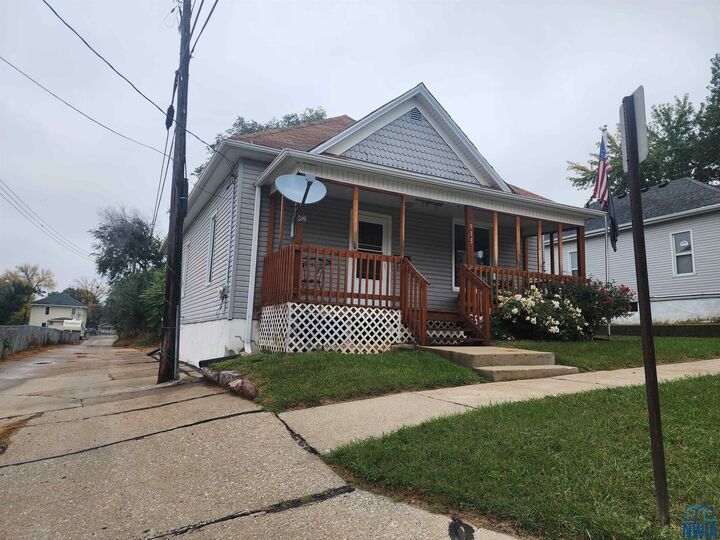 Property Photo: 913 15th Street IA 51105