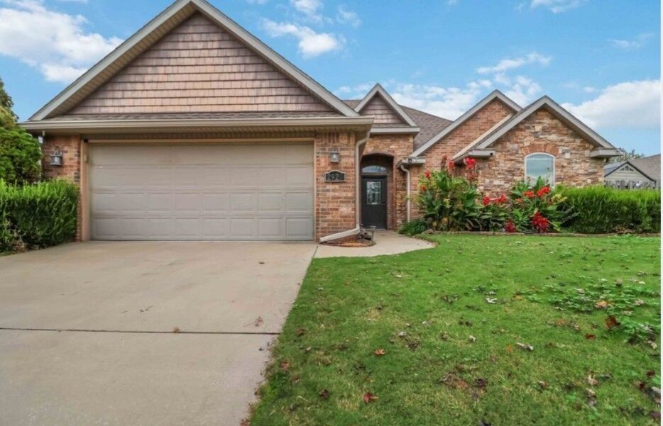 Property Photo: 2920 W Verona Lane AR 72704