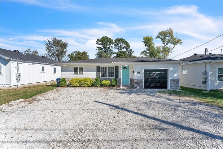 Property Photo: 1023 S B Street AR 72756