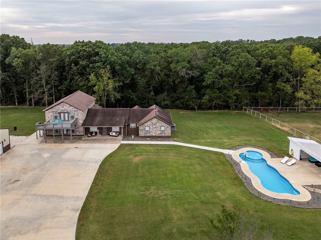 Property Photo:  16620 Patterson Road  AR 72751 