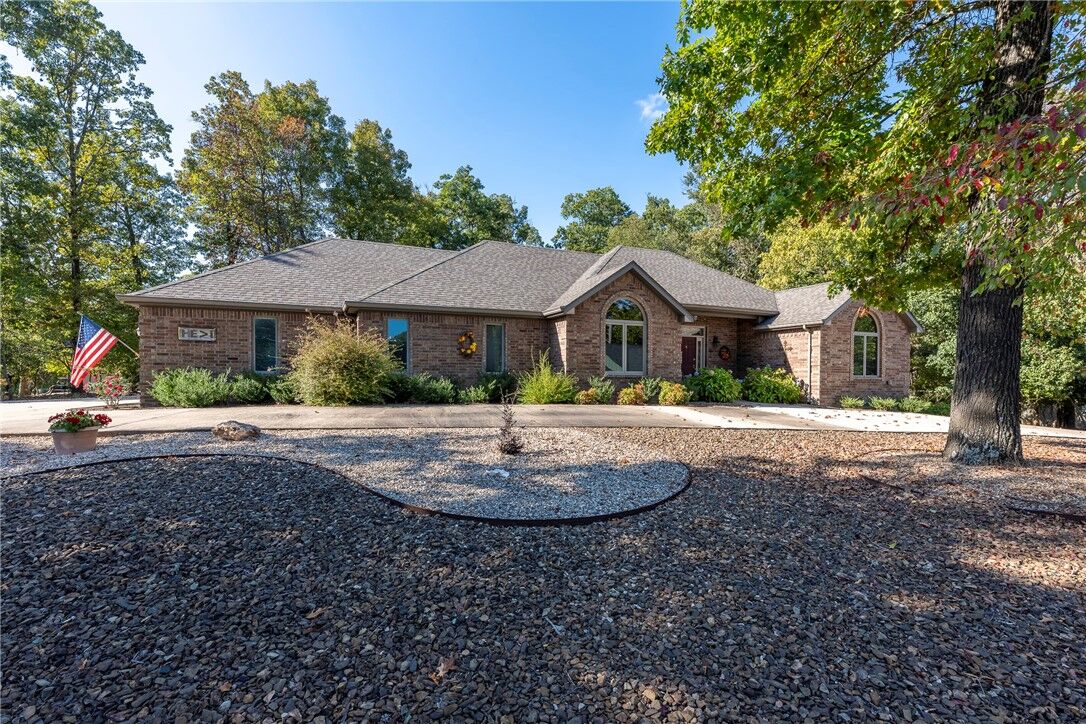 Property Photo: 6 Devizis Drive AR 72714