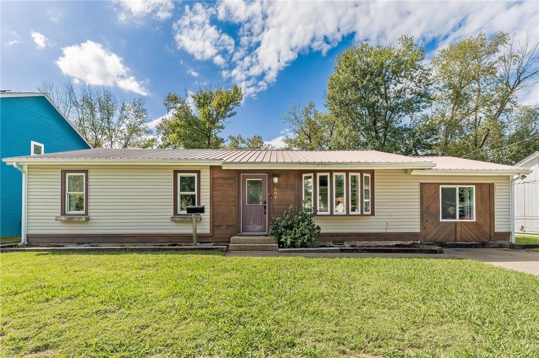 Property Photo:  504 Zachary Street  AR 72762 