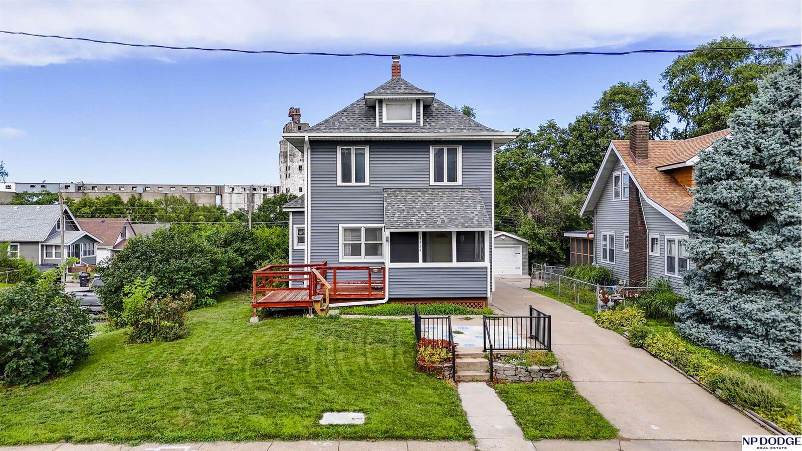 Property Photo: 3224 S 32nd Avenue NE 68105