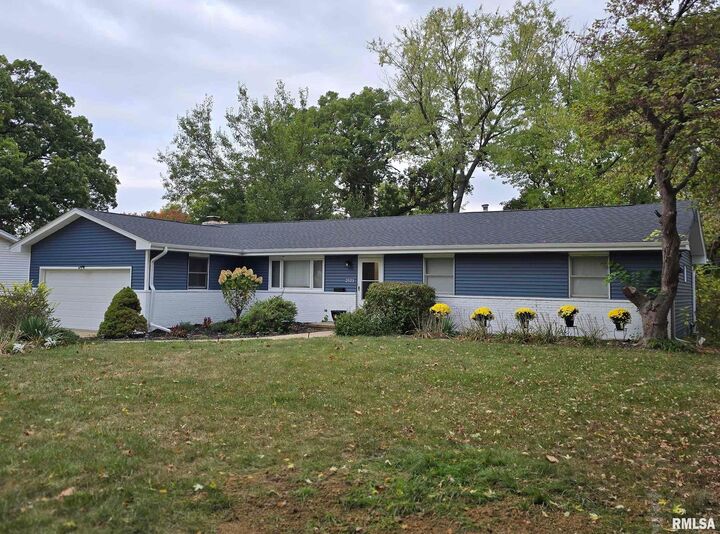 Property Photo: 2523 W Huntington Drive IL 61614