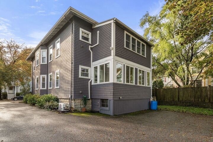 Property Photo:  52 Hawthorne St 1  MA 02478 