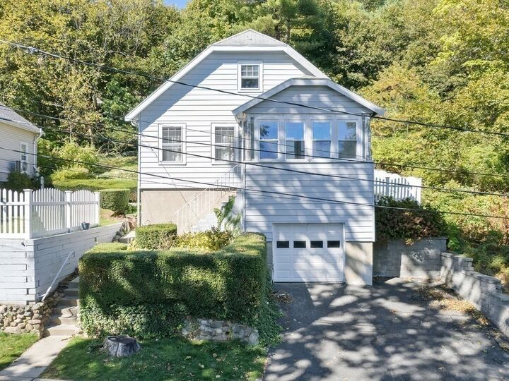14 Willard Street  Waltham MA 02451 photo