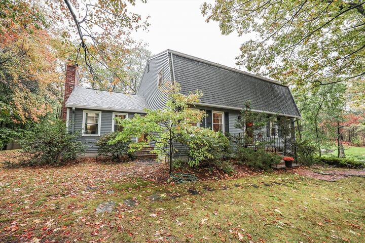 Property Photo: 12 Farnum St MA 01845