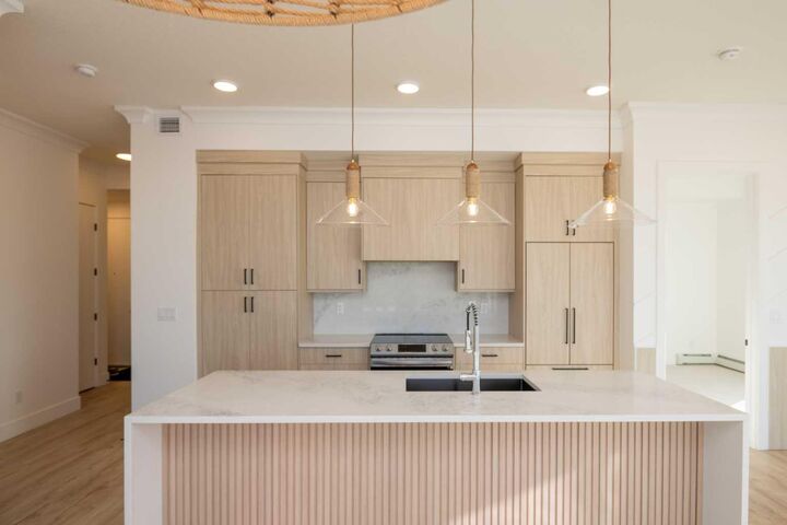 330 Dieppe Drive SW 402  Calgary AB T3E 2L4 photo