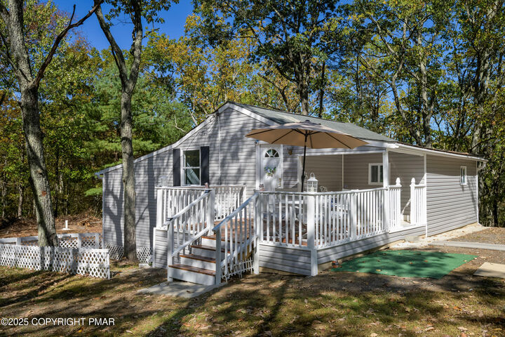 510 Danas Court  East Stroudsburg PA 18302 photo