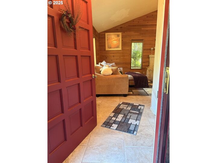 Property Photo:  10 Mountain Cir  OR 97035