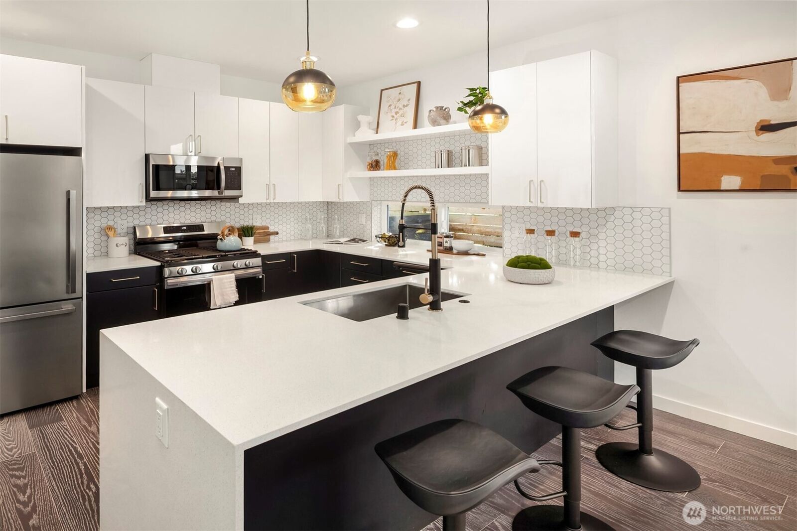 Property Photo: 7717 Mary Avenue NW C WA 98117