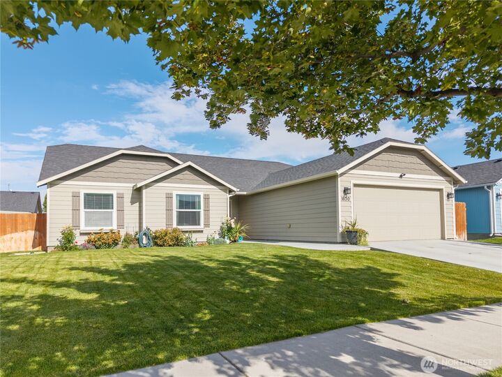 Property Photo: 1630 E Filmore Drive WA 98837