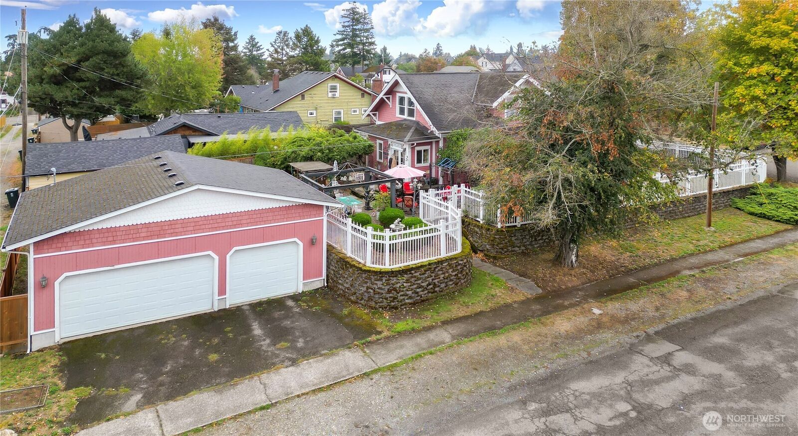 Property Photo:  401 E 35th Street  WA 98404 