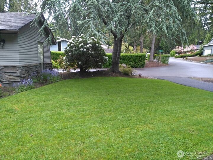 Property Photo:  5305  90th Avenue SE  WA 98040 