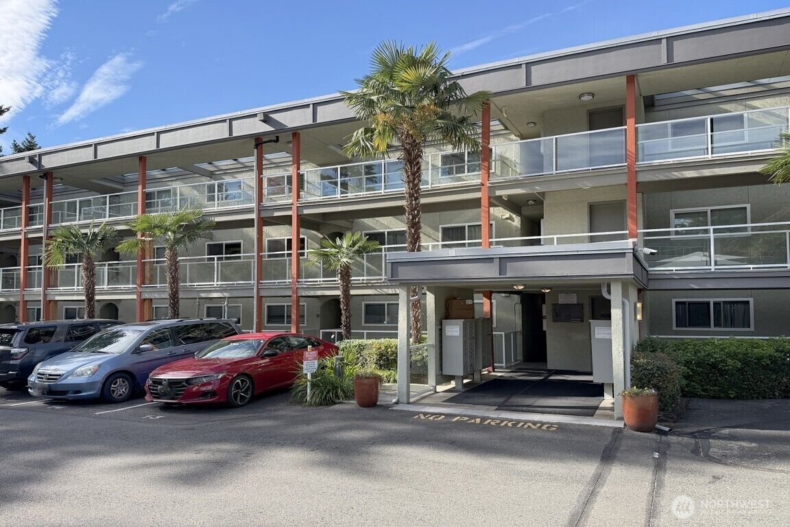 Property Photo: 701 122nd Avenue NE 307 WA 98005