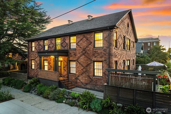 4915  Linden Avenue N  Seattle WA 98103 photo