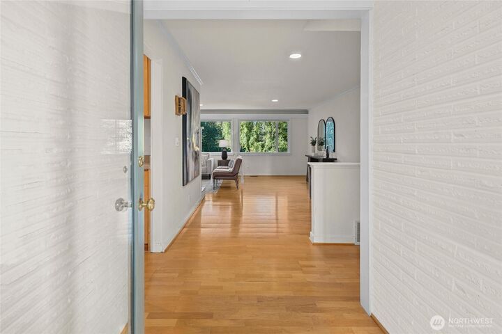 Property Photo: 15708 60th Avenue W WA 98026