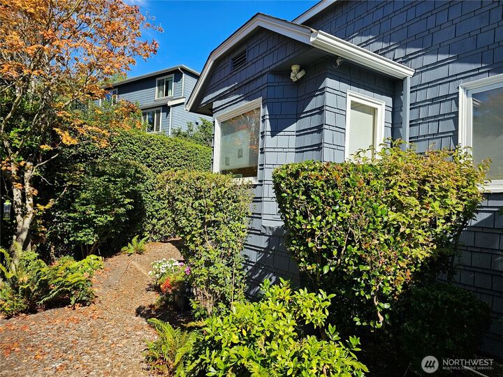 Property Photo: 2822 Prosch Avenue W WA 98119