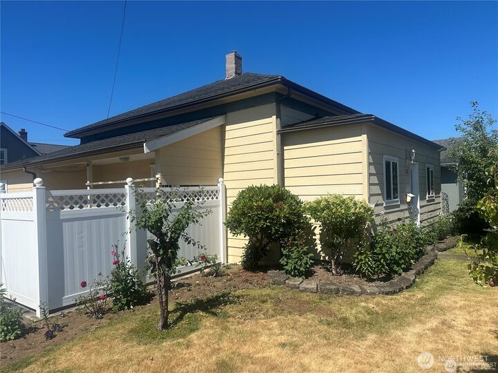 Property Photo: 518 Edson Street WA 98264