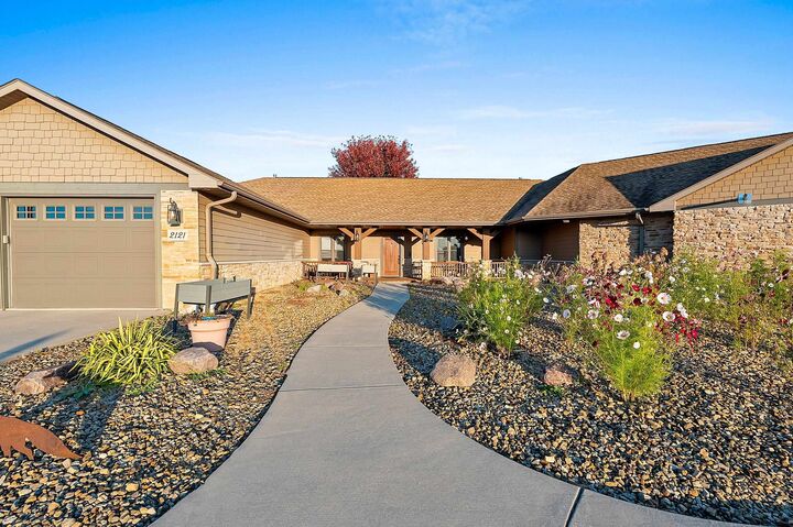 Property Photo: 2121 Fox Point Circle WI 54115