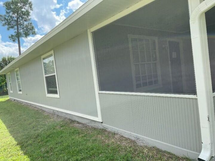 Property Photo: 1550 17th Court SW FL 32962