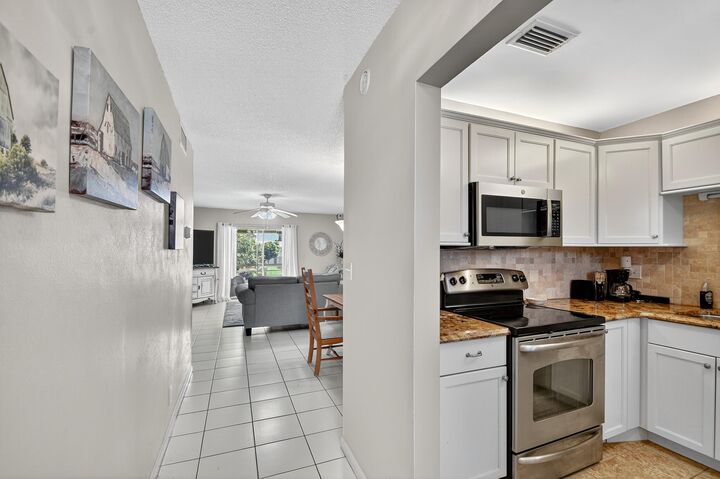 Property Photo: 204 Oxford 300 FL 33417