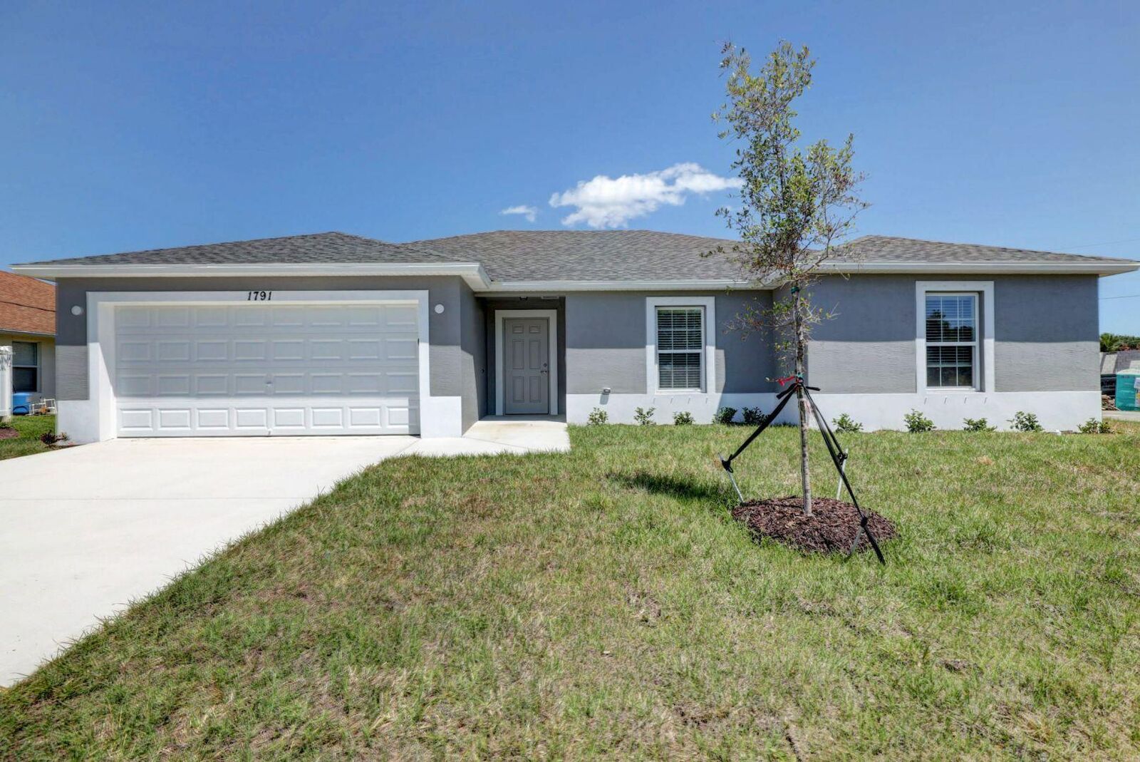 Property Photo:  131 SW Pisces Terrace  FL 34984