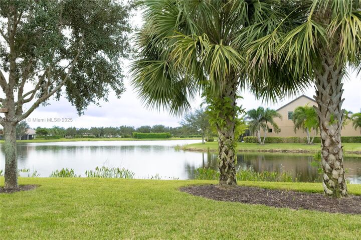 Property Photo: 6268 Victory Dr FL 34142