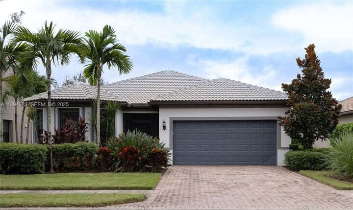 Property Photo: 6268 Victory Dr FL 34142