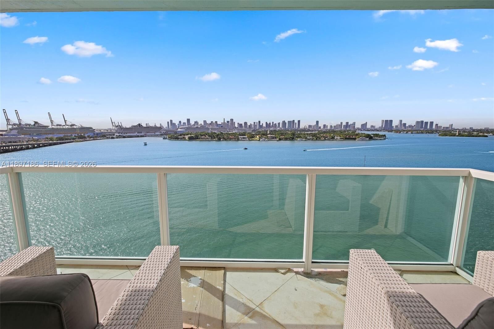 Property Photo:  650 West Ave 1407  FL 33139 