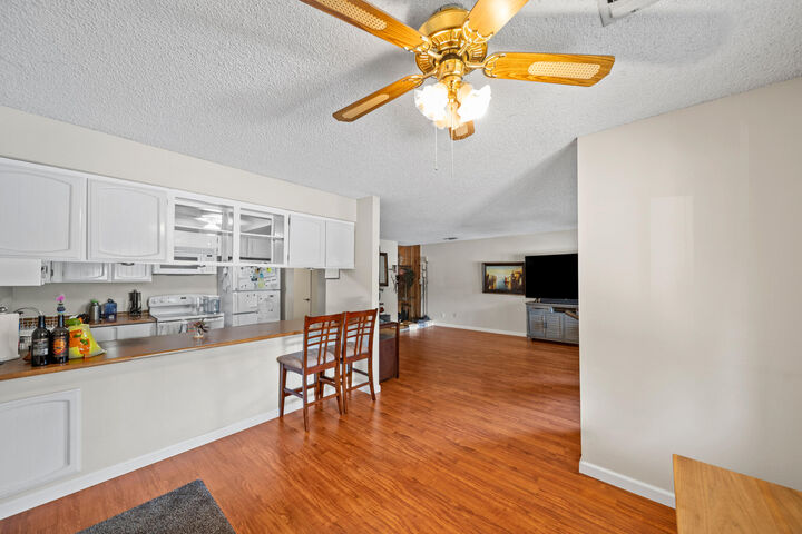 Property Photo: 1836 Del Mar Avenue CA 96003