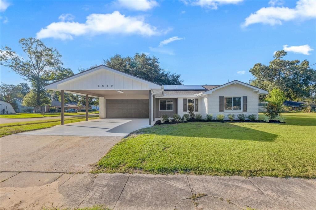 Property Photo: 2520 Oak Cliff Street LA 70607