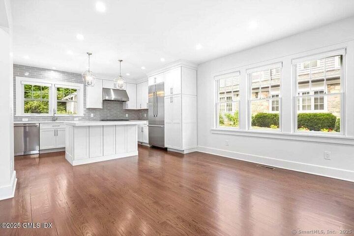 Property Photo:  2 Sound View Terrace  CT 06830 