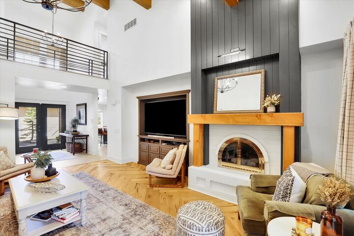 Property Photo: 731 E Inverness Ln WA 99223