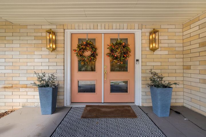 Property Photo: 2214 Thomasville Road FL 32308