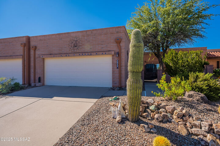 Property Photo: 3938 S Placita De La Moneda AZ 85622