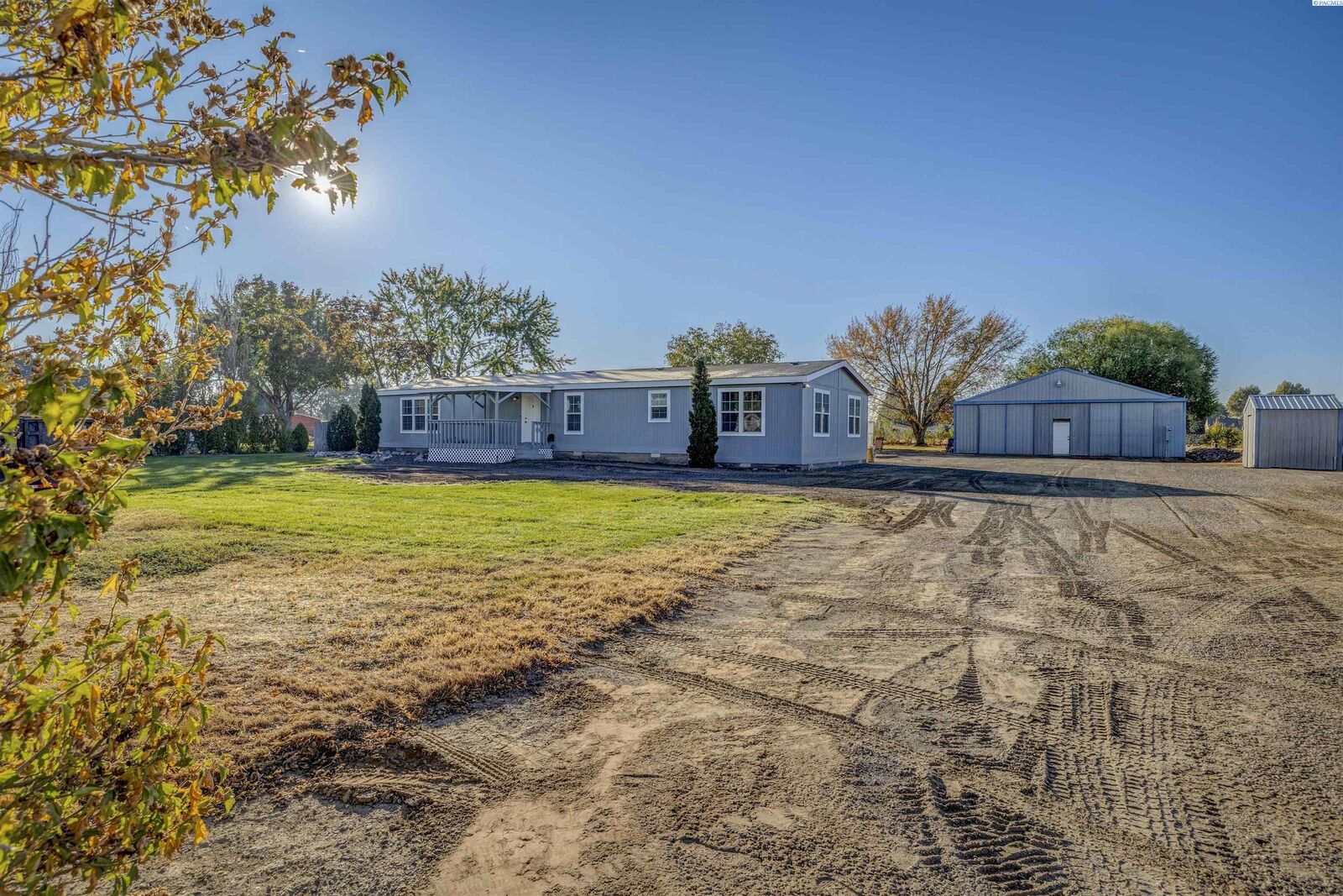 Property Photo: 10631 S 2058 Prse WA 99337