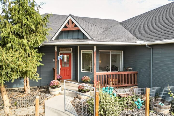 Property Photo: 315 Wells Gap Rd WA 99350