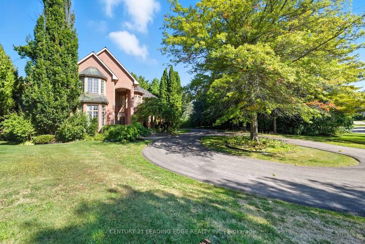 Photo de la propriété:  8 Bunhill Court  ON L1Z 1X5