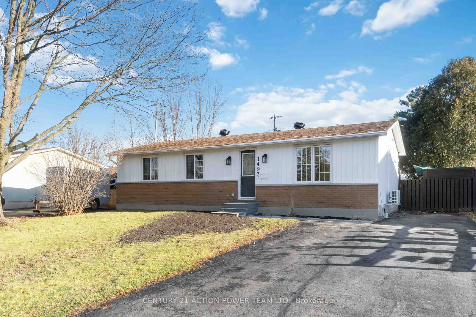 Property Photo: 1493 Mariette Street B ON K1E 1L1