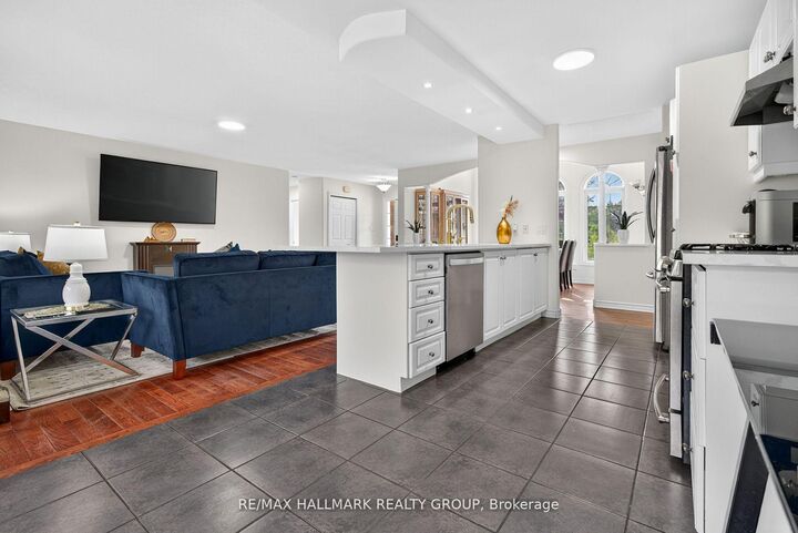 Property Photo:  11 Rideau Crossing Crescent  ON K0G 1J0
