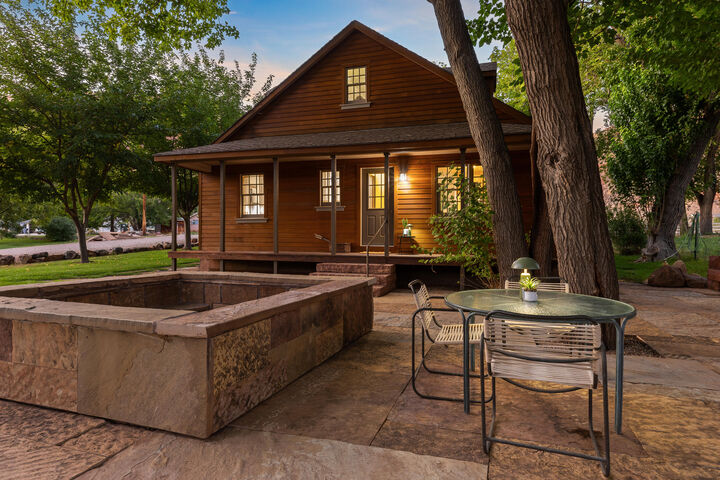 Property Photo: 127 W Main St UT 84763