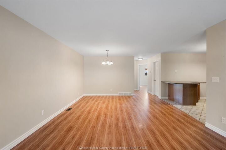 Property Photo: 146 Antonio Court ON N8H 5P5
