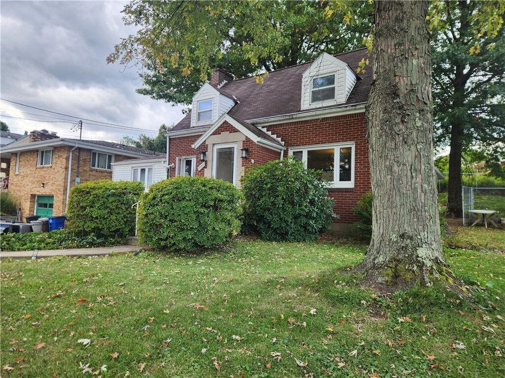 Property Photo: 5920 Rodgers St PA 15207